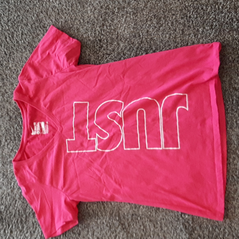 Nike top